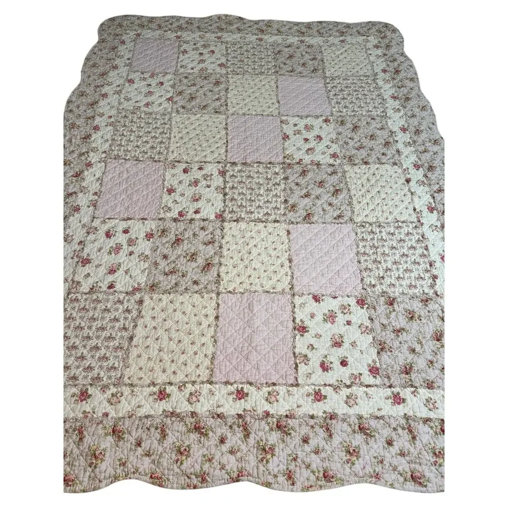 VTG Shabby Chic Pink Floral Antique Rose Patchwork Quilt Blanket Twin Scalloped